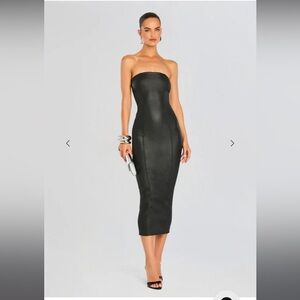 Ser.o.ya Adelaide Elegant Black Strapless Dress